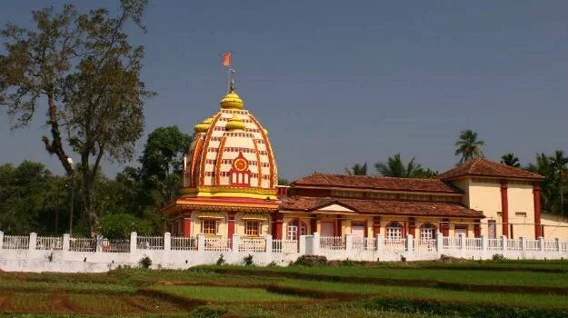 ब्रहमा मंदिर, करमाली (काराम्बोलिम), पणजी, गोवा / Brahma Mandir, Karmali (Carambolim), Panaji (Goa), India.